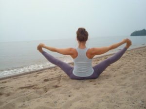 What are some basic yoga stretches for beginners? 7