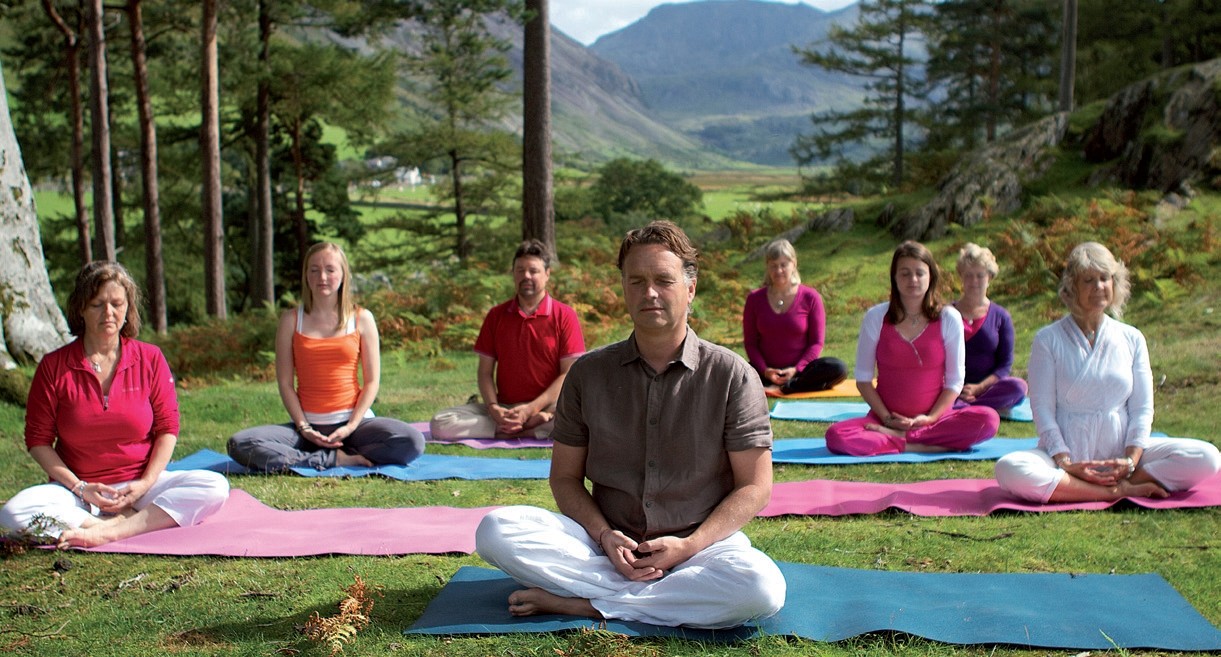 How is Vajrasana (yoga) helpful with digestion? 1